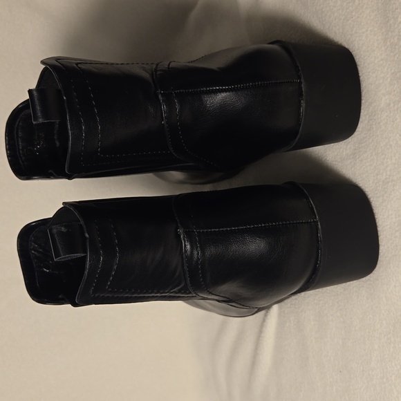 Taryn Rose Ladies Black Wedge Heel Bootie Size 8.5 - Picture 5 of 10